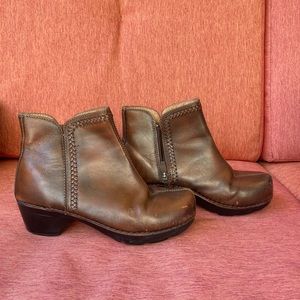 Brown Dansko boot clogs